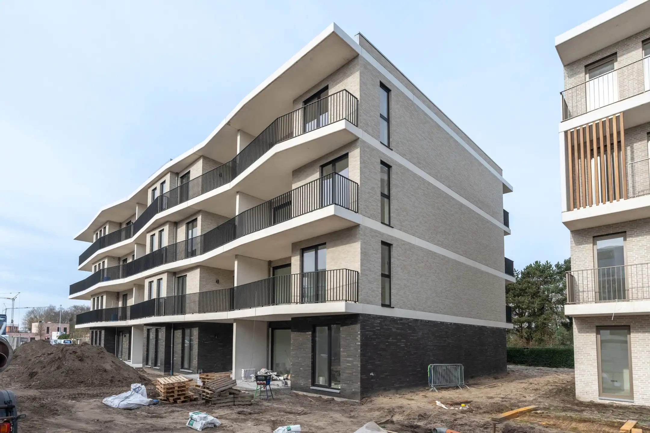 Knap energiezuinig appartement met tof terras foto 23