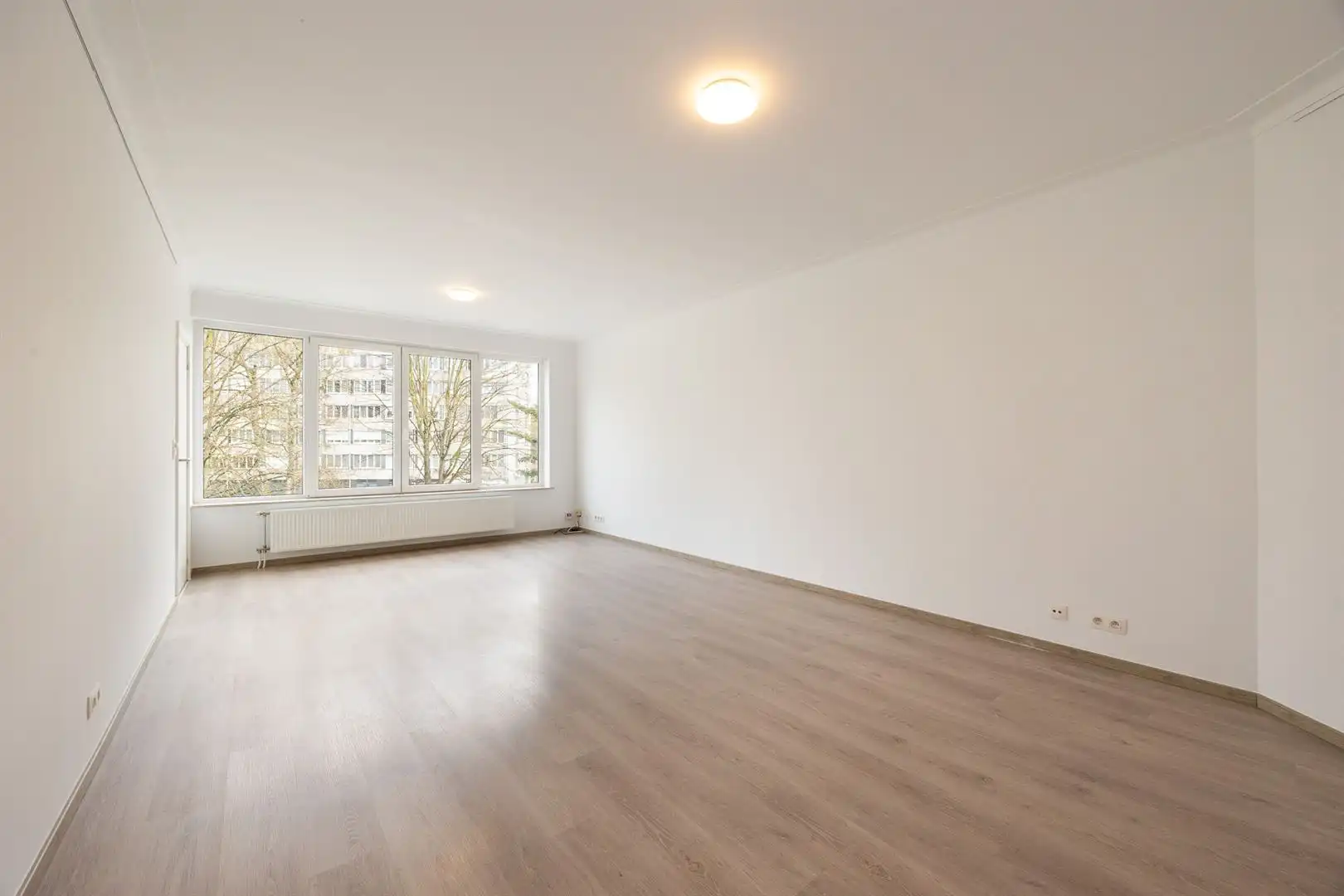 Opgefrist 2-slaapkamer appartement foto 2