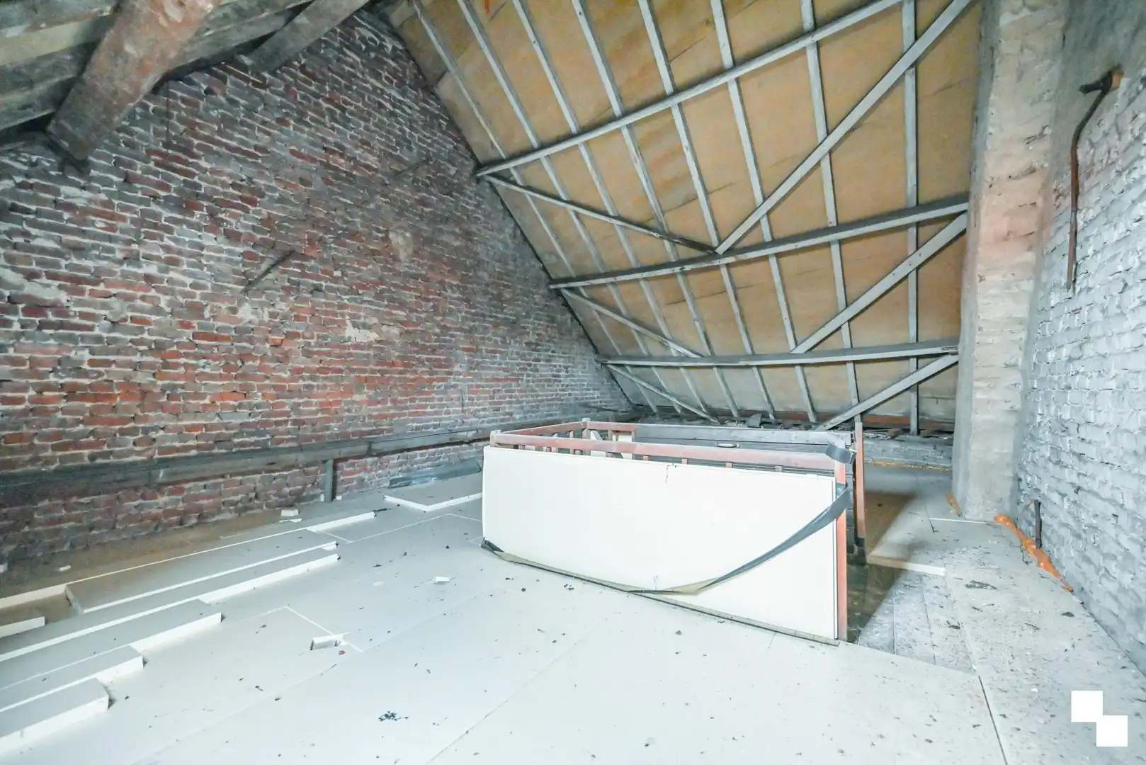 Centraal gelegen woonst met drie slaapkamers te Izegem foto 30