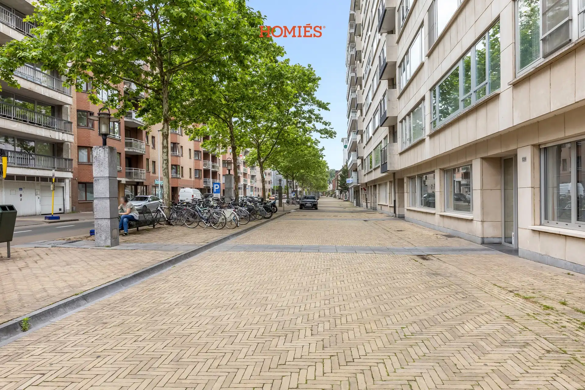 Centraal stadsappartement met 2 autostaanplaatsen foto 16
