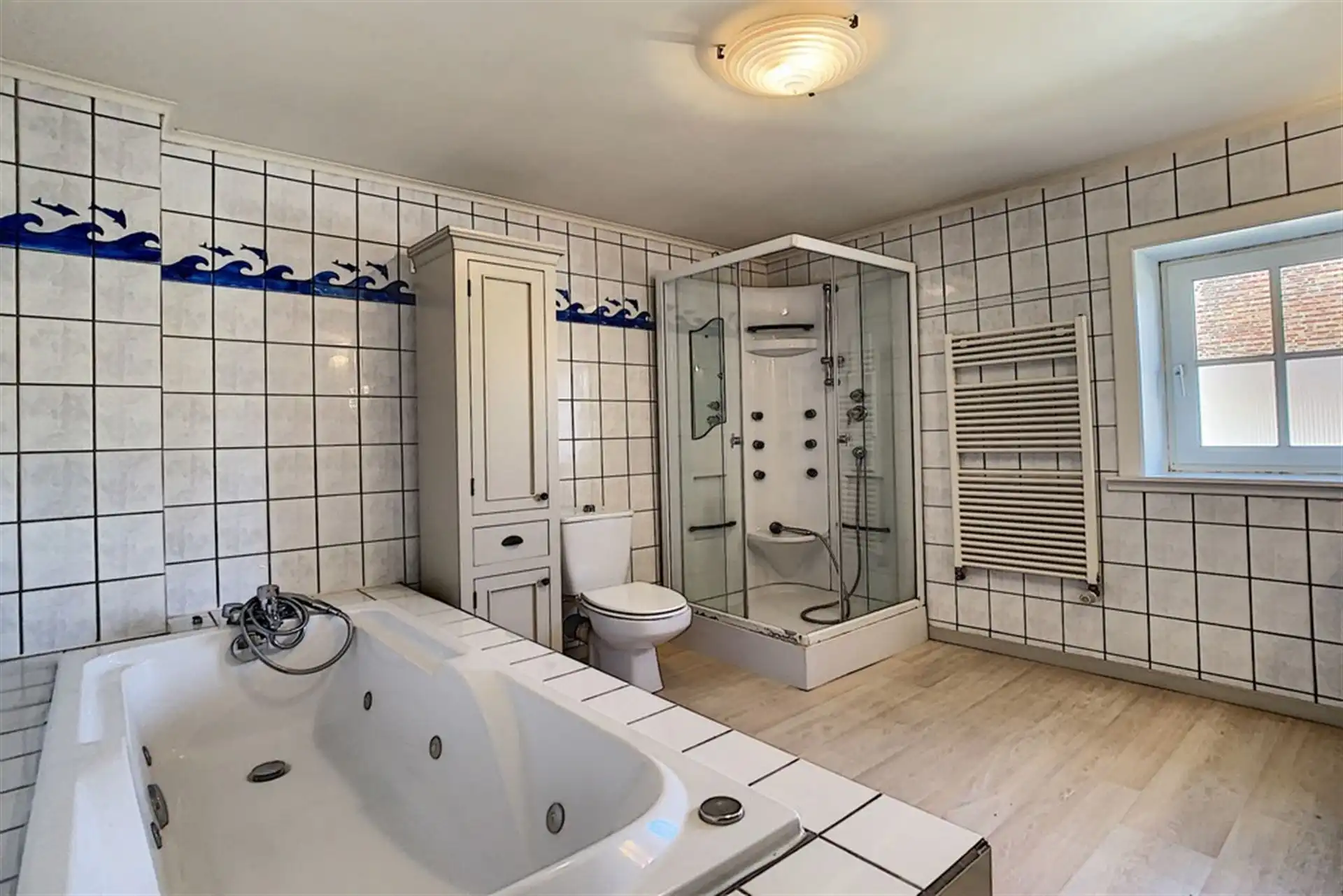 Karaktervolle woning met leuk terras en garagebox foto 14