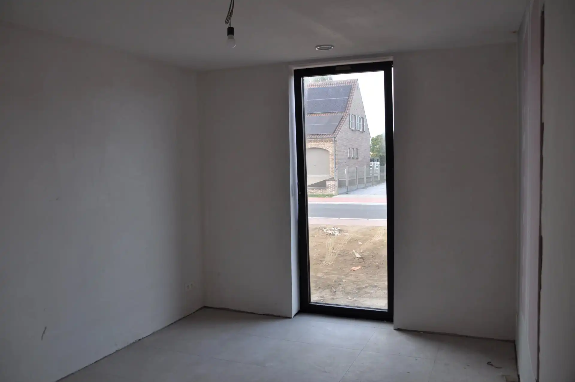 03 EXCLUSIEF GELIJKVLOERS NIEUWBOUWAPPARTEMENT MET 2 SLPK’S EN RUIME TUIN IN LINKHOUT foto 5
