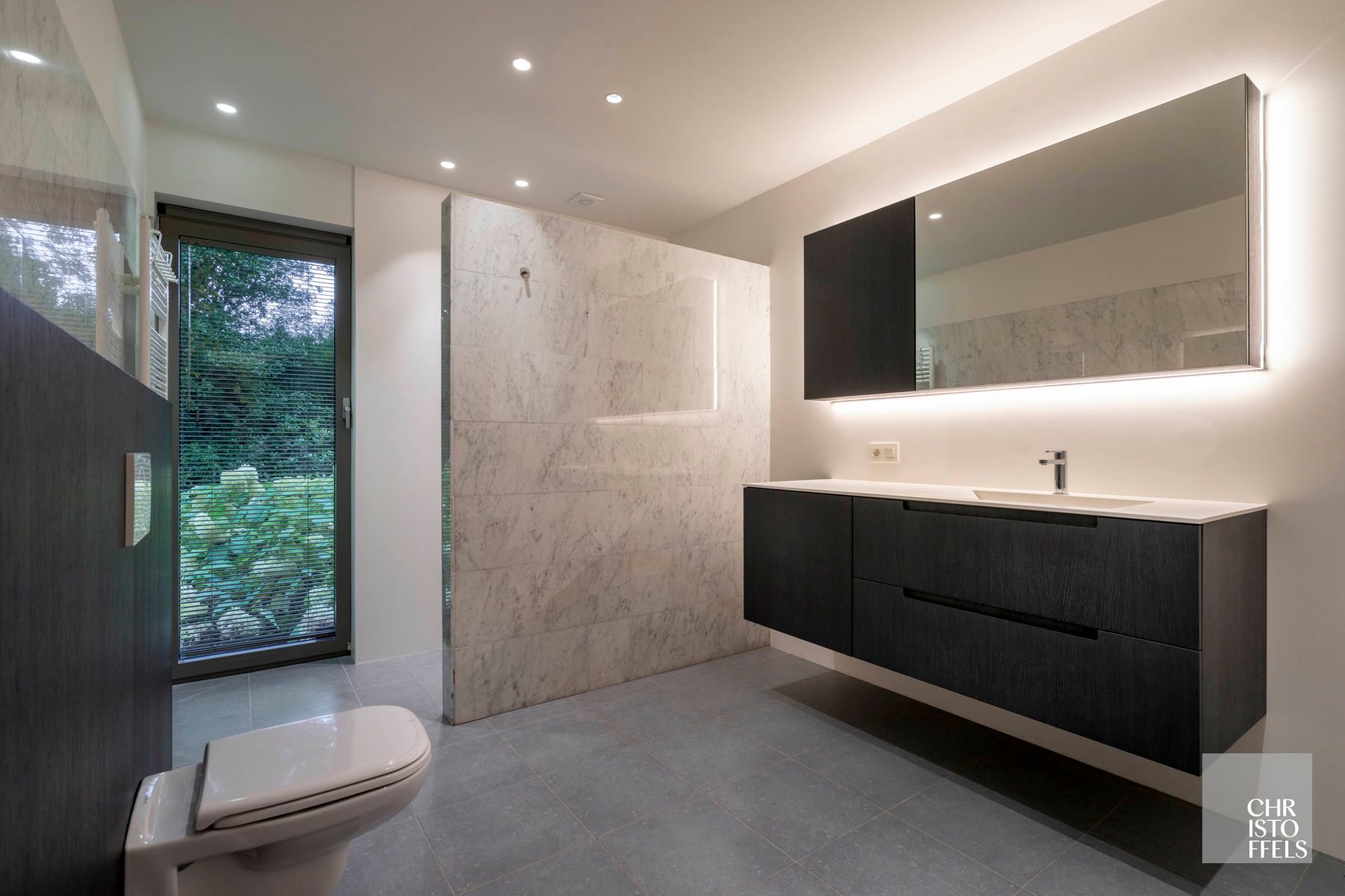 Exclusief villa-appartement (183m²) met privé tuin gelegen in een afgesloten park met buitenzwembad. foto 18