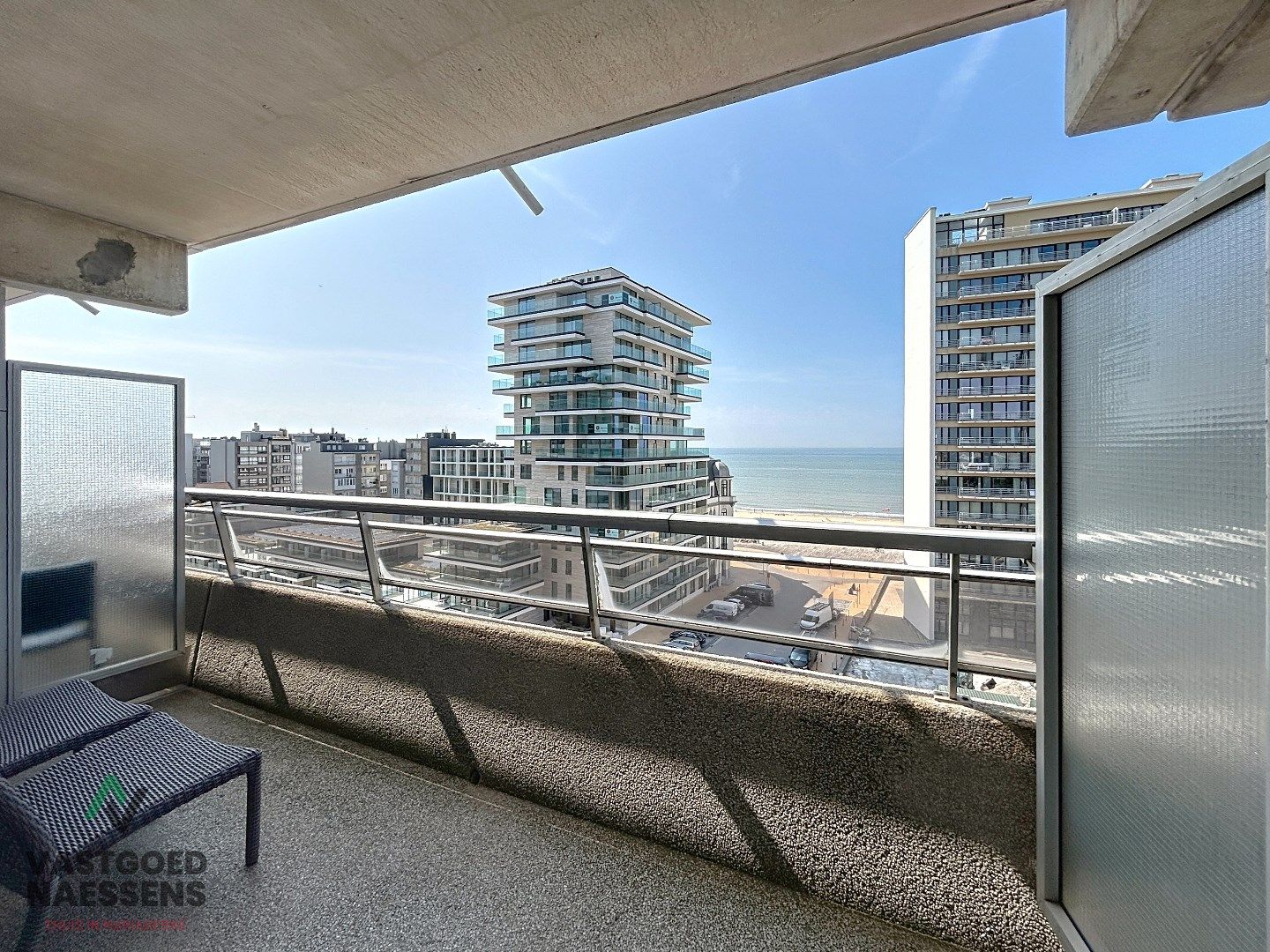 GERENOVEERDE STUDIO MET SLAAPHOEK - TERRAS - ZICHT OP ZEE foto 2