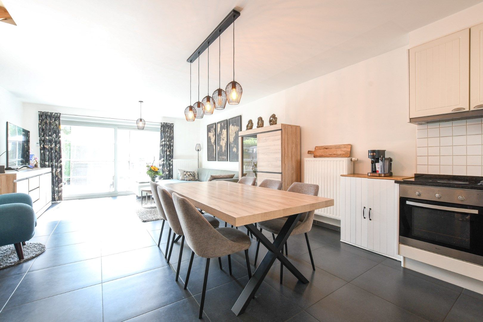 Instapklare gezinswoning met 4 slaapkamers en tuin in De Haan foto 3