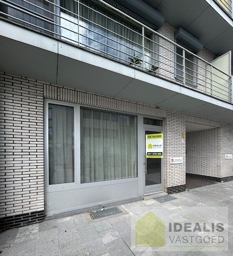 IDEALIS VASTGOED  - Recent gerenoveerd instapklaar appartement met 2 slaapkamers in hartje Neerpelt. Het appartement is gelegen middenin het centrum van Neerpelt op wandelafstand van horeca, shopping en openbaar vervoer! foto 2