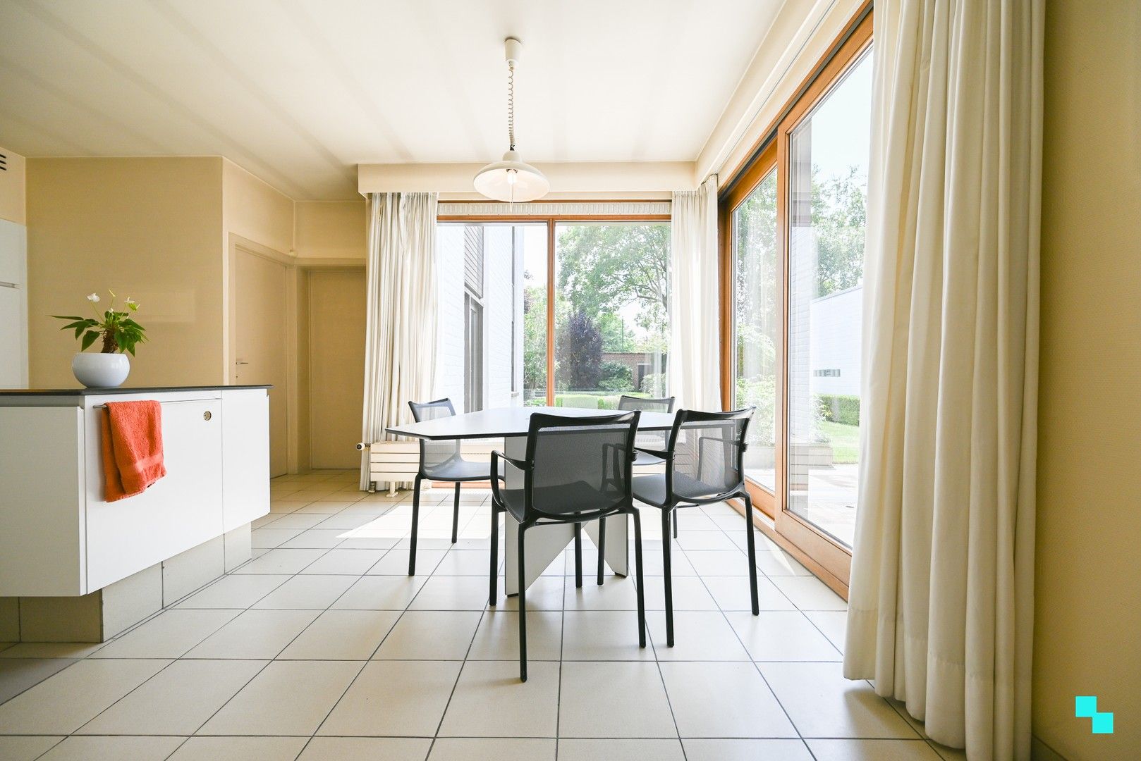 Wonen in erfgoed, zicht op het groen, midden in de stad Izegem. foto 8