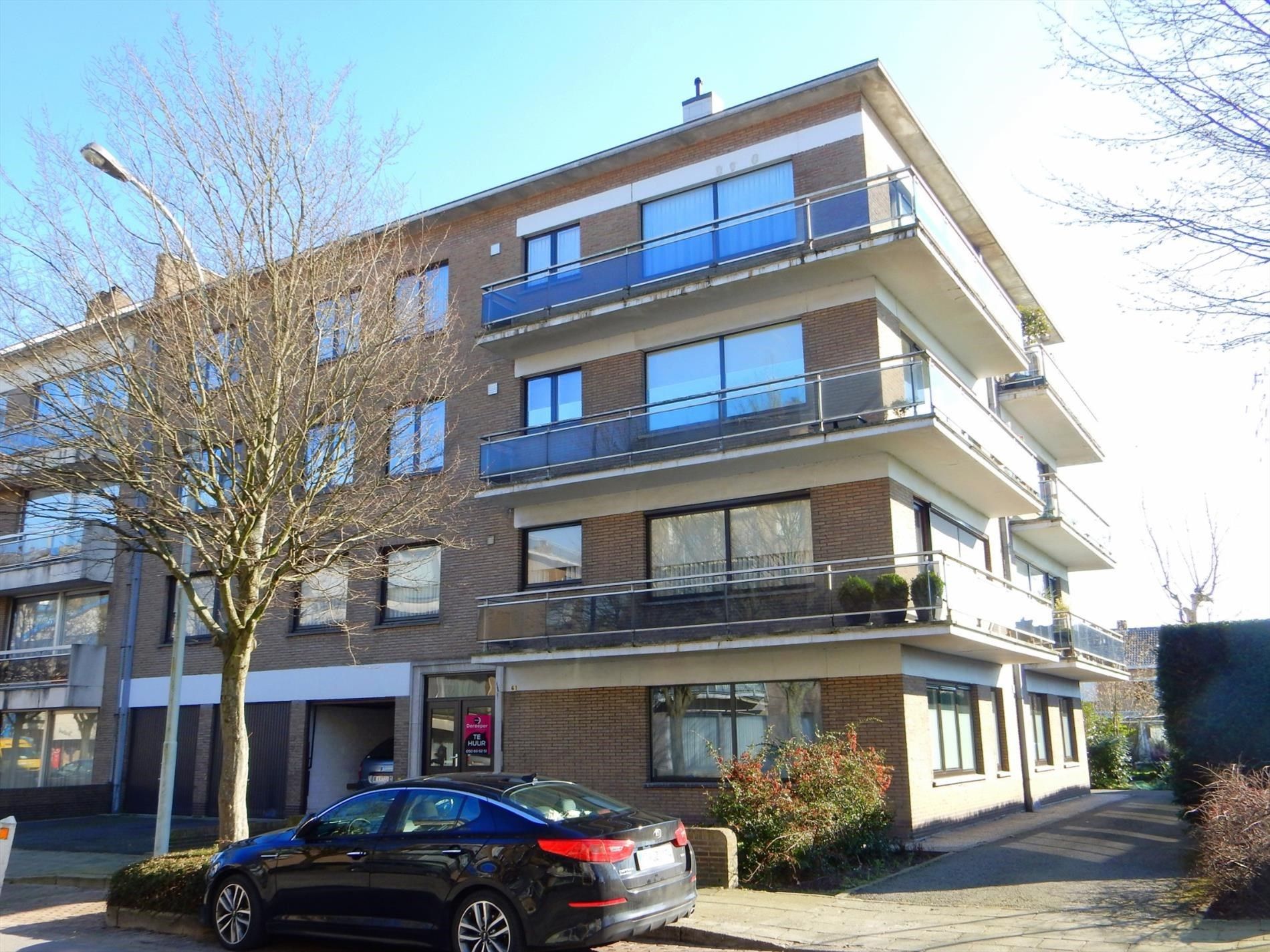 Ruim appartement met 3 slaapkamers foto {{pictureIndex}}