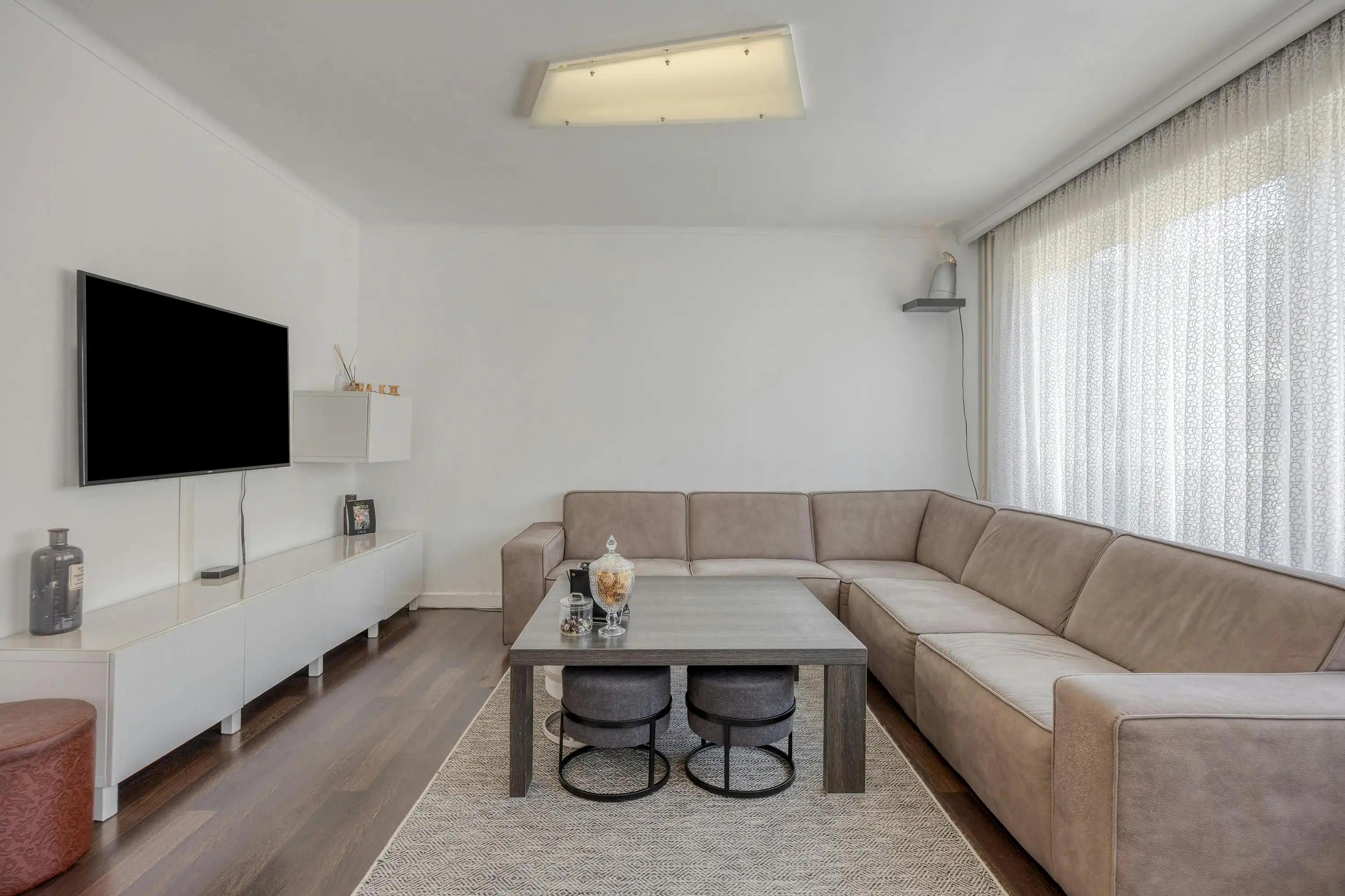 Huis met 5 slaapkamers, tuin en 2 garages te koop in 2020 Antwerpen foto 6