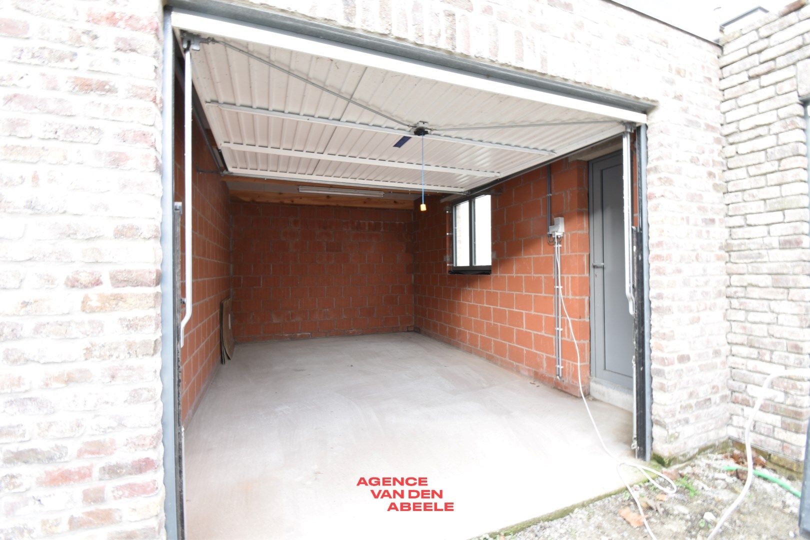 Volledig vernieuwde en zeer ruime woning te Sint-Kruis foto 13