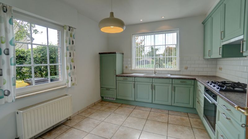 Landhuis van 172m² op 6 are 30 ca met zeer mooie tuin foto 9