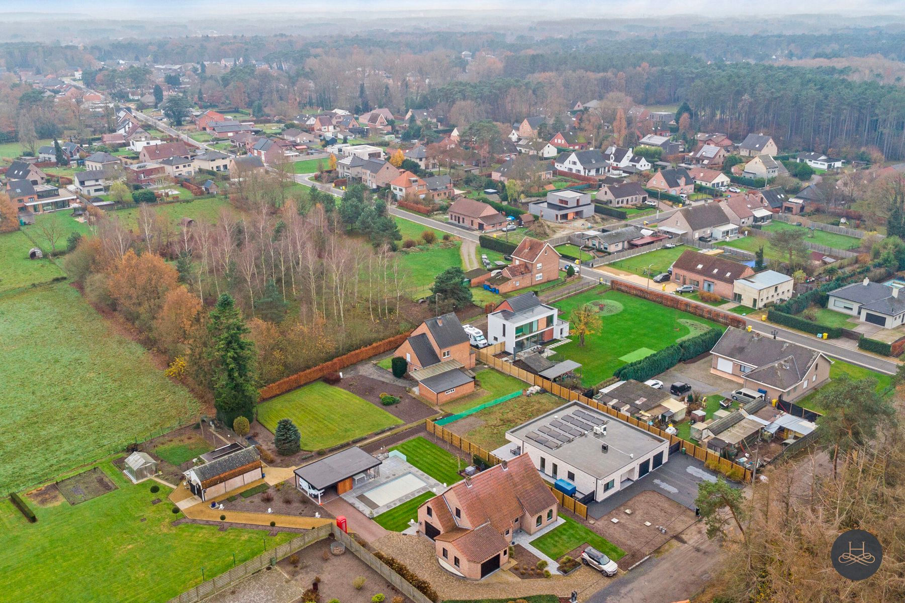 Charmante, te renoveren woning op prachtige locatie foto 25