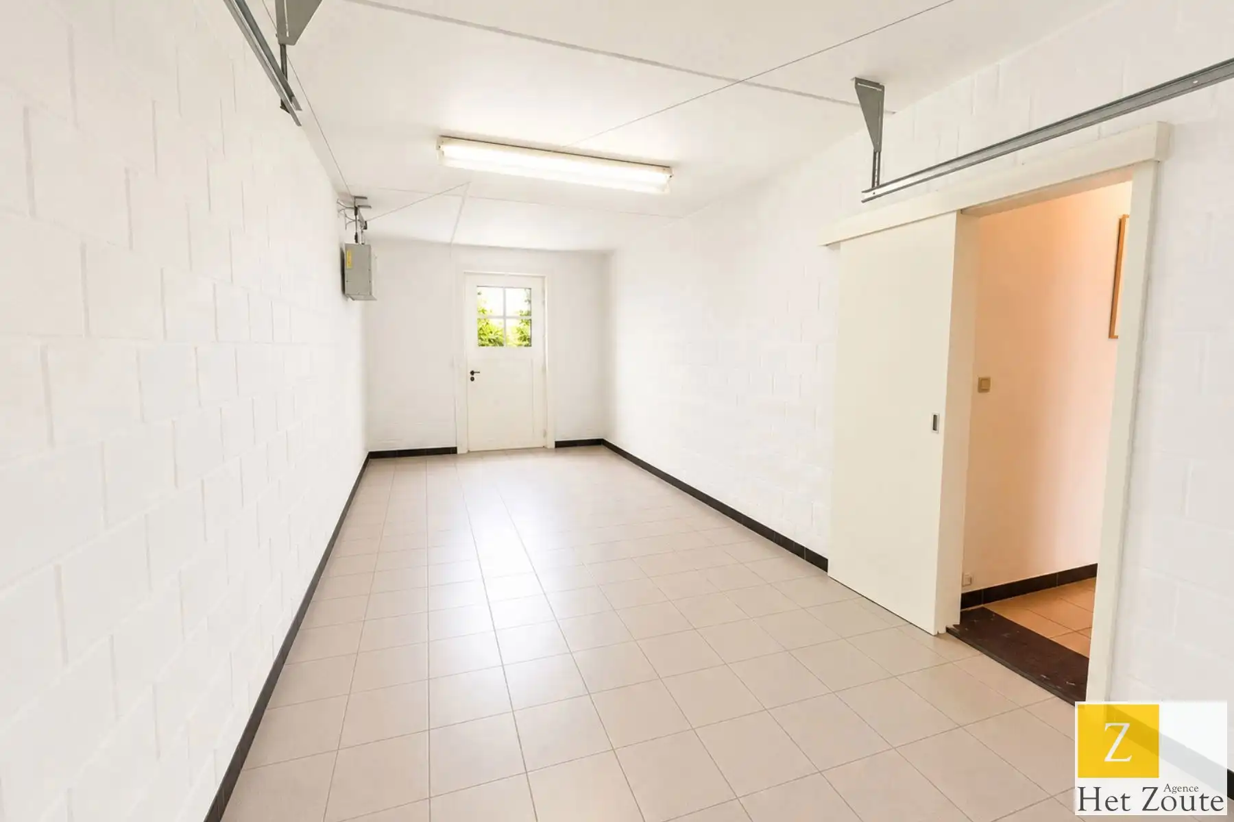 Stijlvolle halfopen woning met 4 slaapkamers foto 14