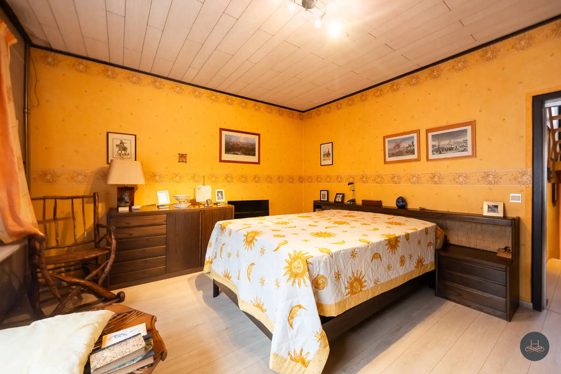 Charmante te moderniseren woning met stadskoer & terras foto 20