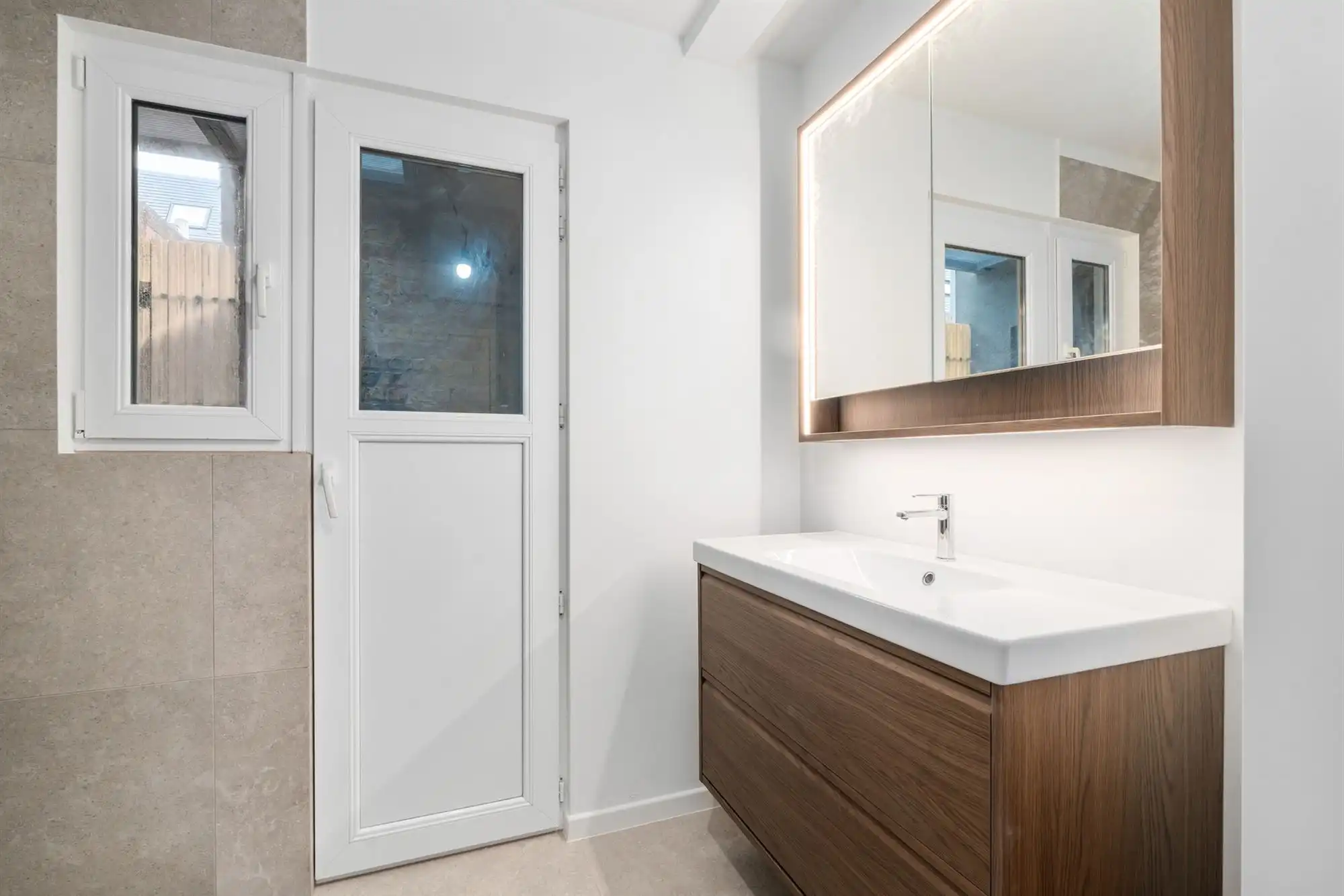 Gerenoveerd appartement vlakbij zee! foto 13
