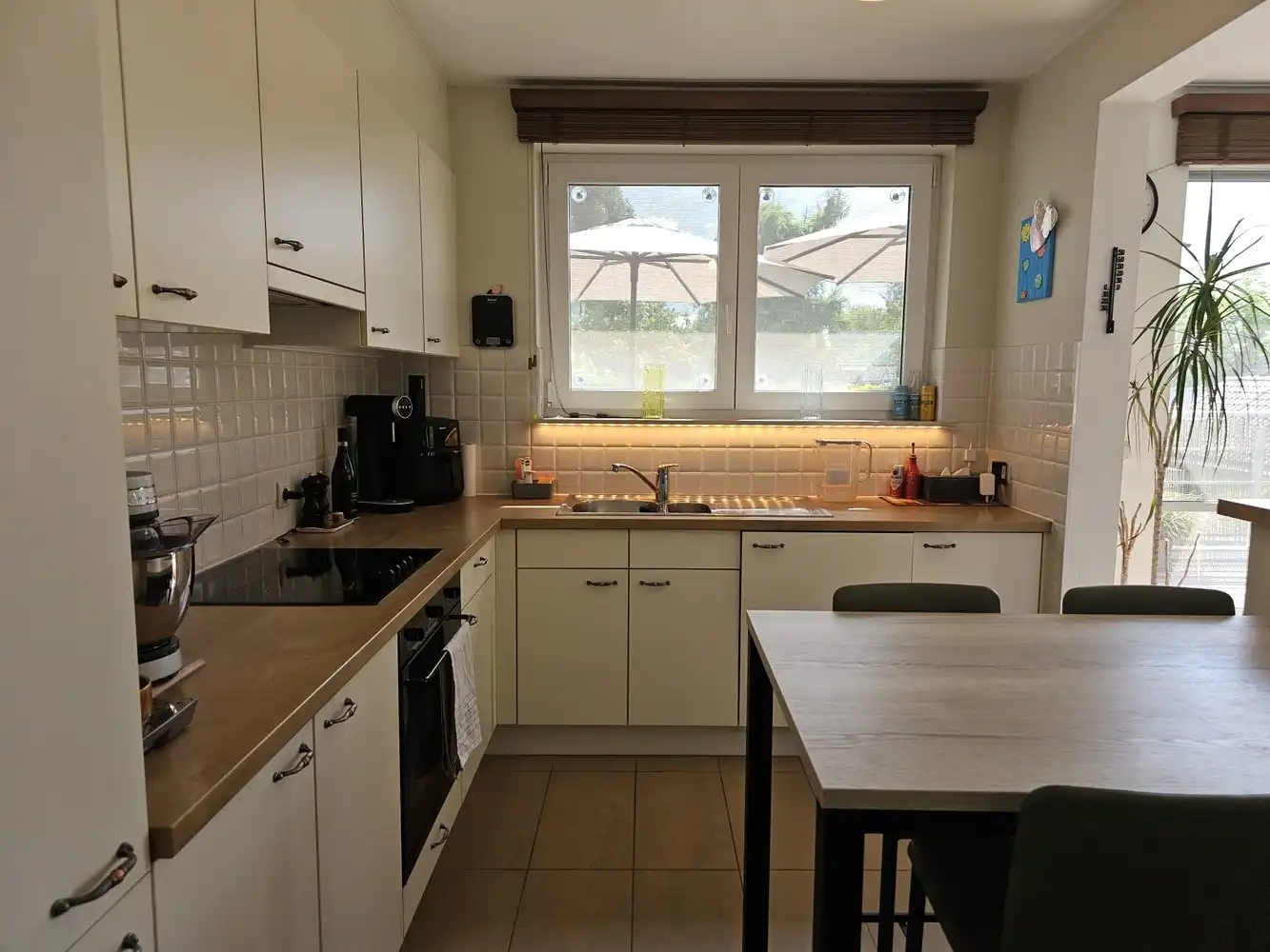 Duplex appartement met ruim terras en carport/berging foto 12