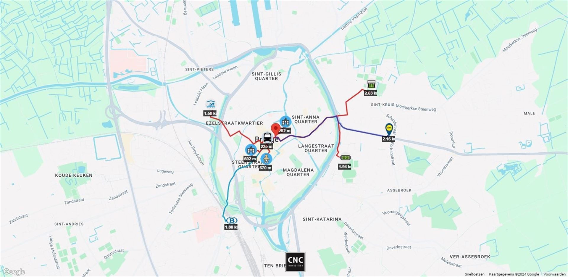 Handelspand met woonst op een commerciële en toeristische goede ligging, op wandelafstand van de Grote Markt en de Burg, in de schaduw van het Belfort, Het Provinciaal Hof en het stadhuis, met brede gevel en goede zichtbaarheid door zijn hoekligging. foto 19