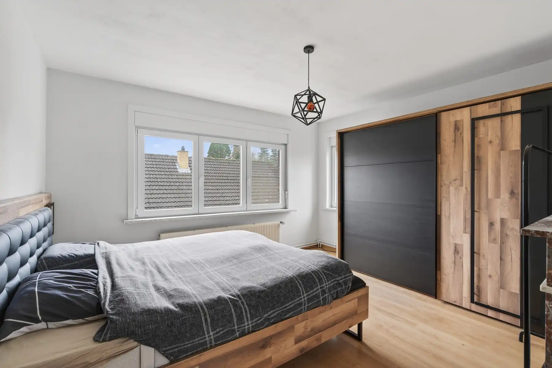 Gezinswoonst in hartje Sint-Andries! foto 14