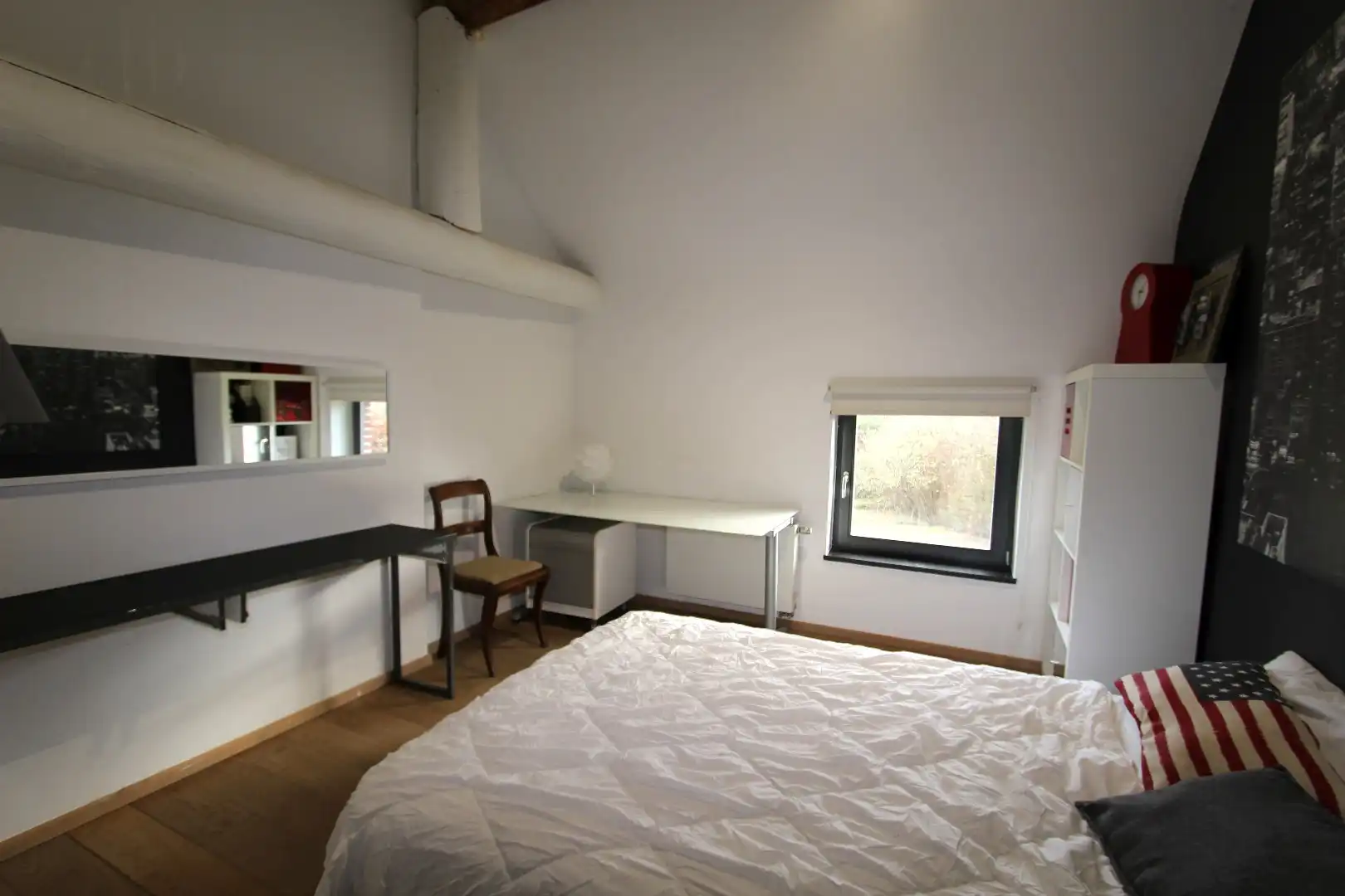 RUIME WONING VAN 390 m² MET GROTE TUIN EN ZWEMBAD foto 23