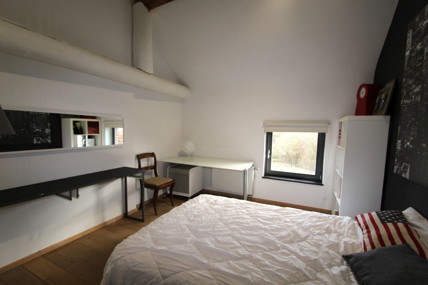 RUIME WONING VAN 390 m² MET GROTE TUIN EN ZWEMBAD foto 23