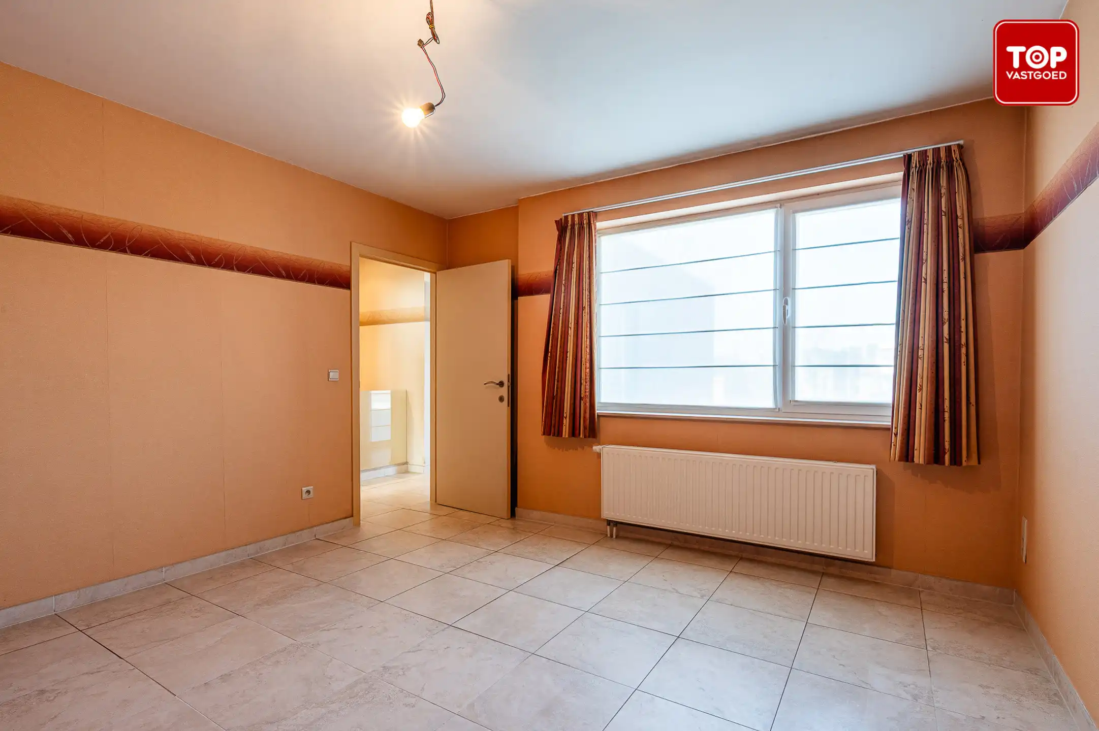 Zeer groot duplex appartement met garage. foto 9