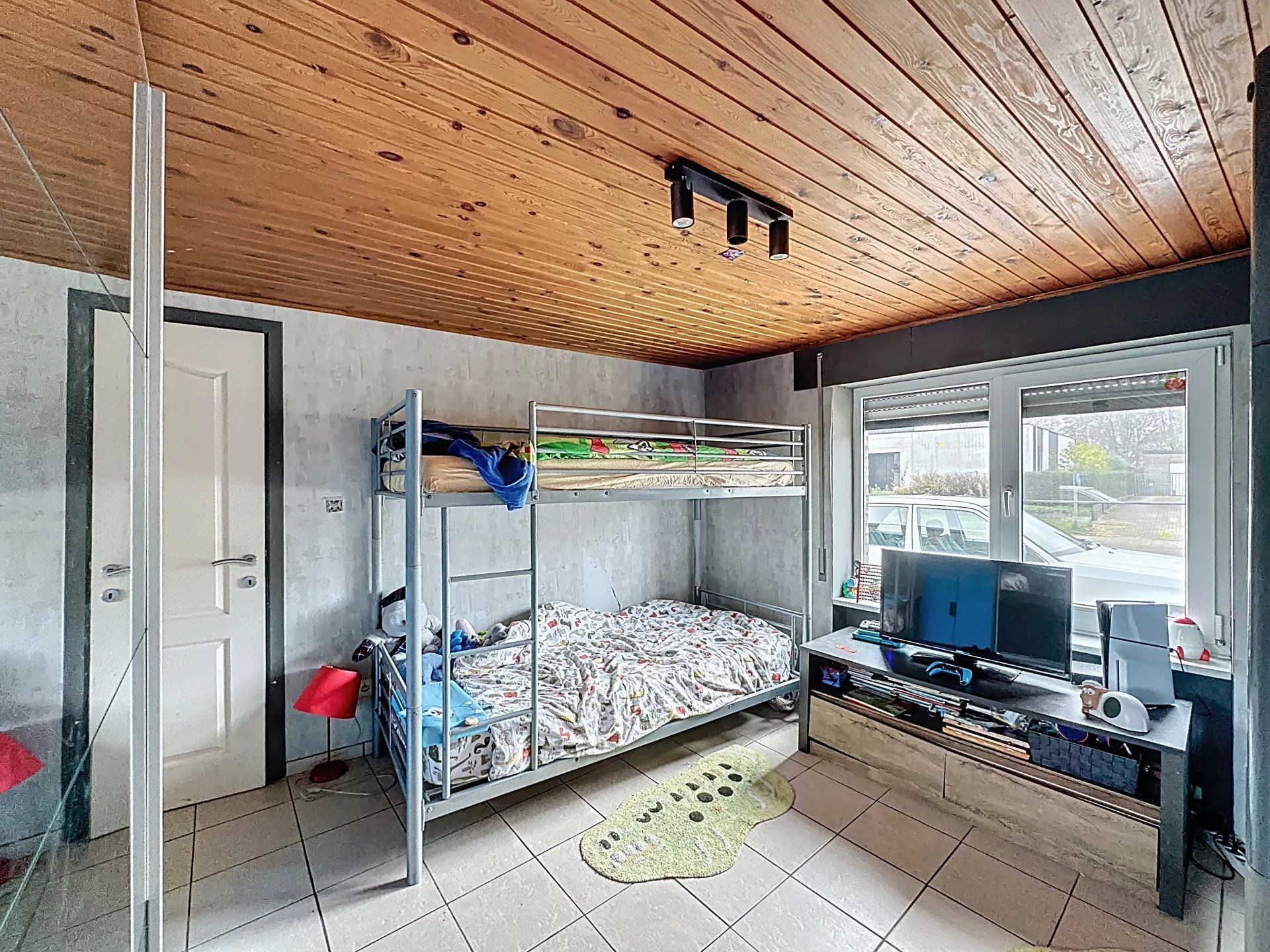 Gelijkvloerse woning met tuintje en momenteel 4 slaapkamers foto 7