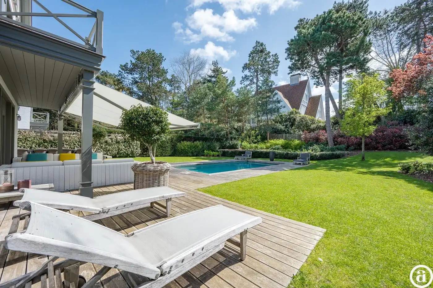Prachtige villa met zwembad rustig gelegen in een paadje in hartje Zoute. foto 15