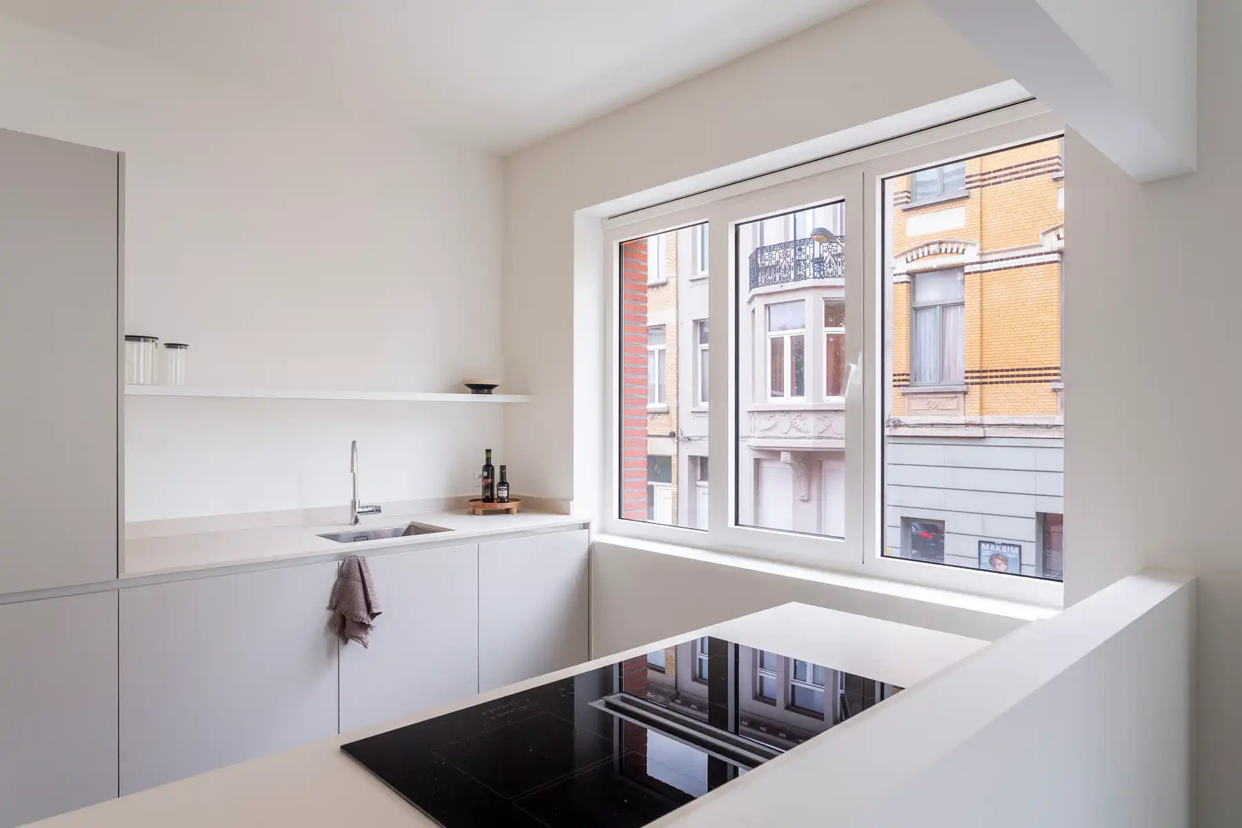 Stijlvol gerenoveerd appartement op toplocatie! foto 3
