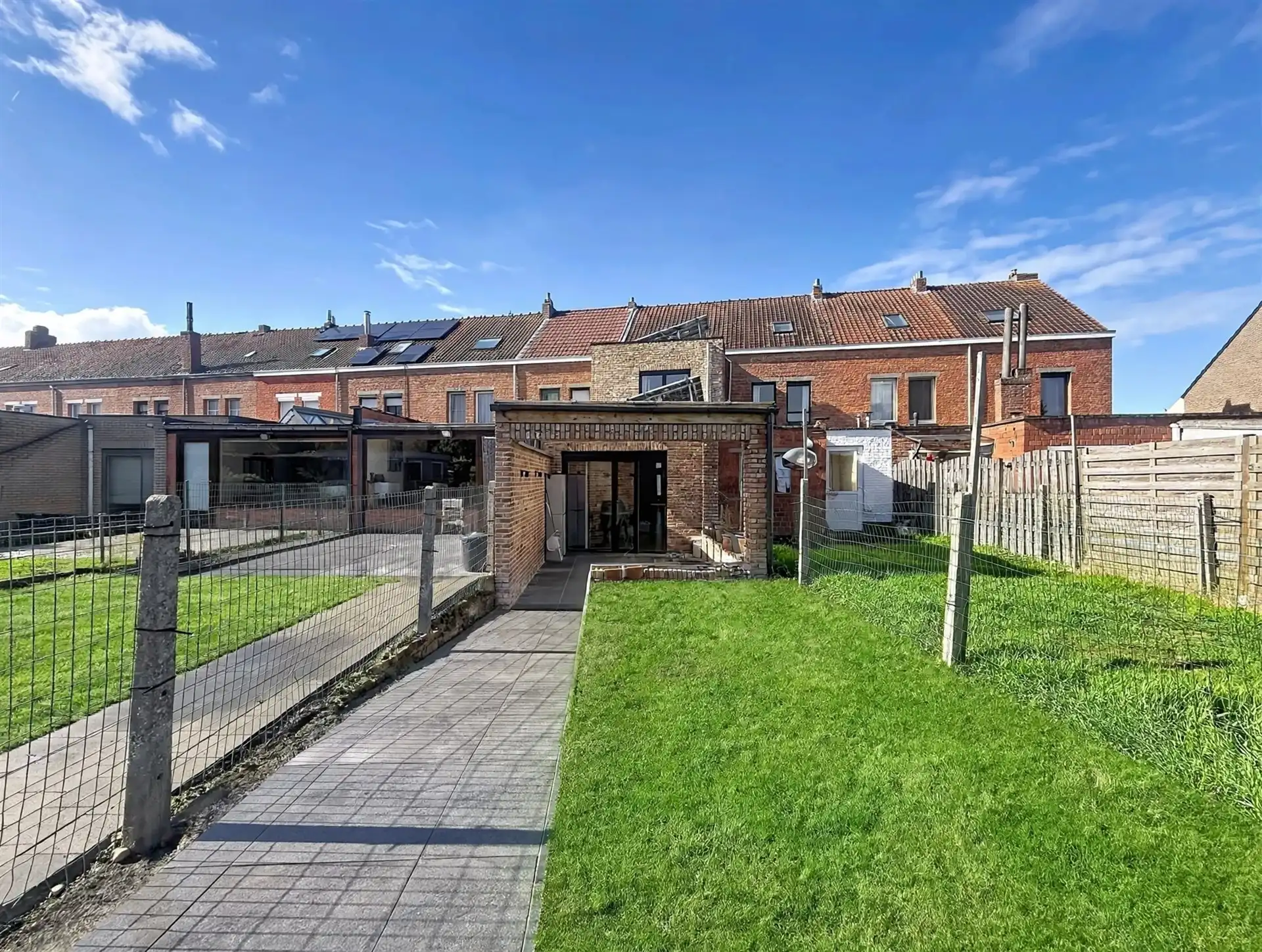 VOLLEDIG GERENOVEERDE WONING MET LIFT, 4 SLAAPKAMERS, OPRIT EN EPC-LABEL A!  foto 4