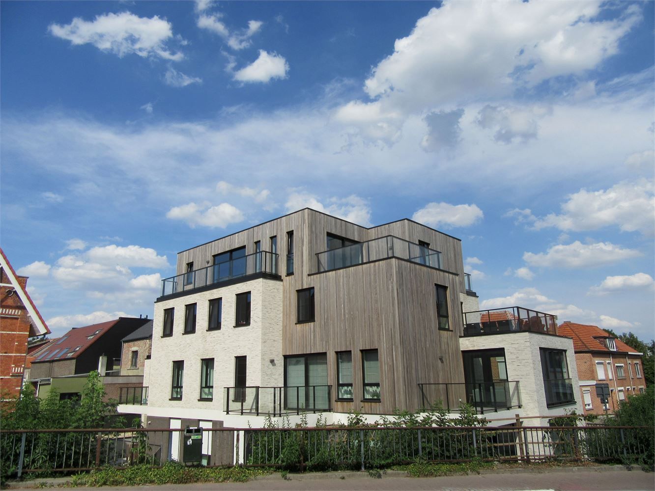Luxe penthouse met prachtig uitzicht, 3 slaapkamers, groot terras en ondergrondse parking. foto 2