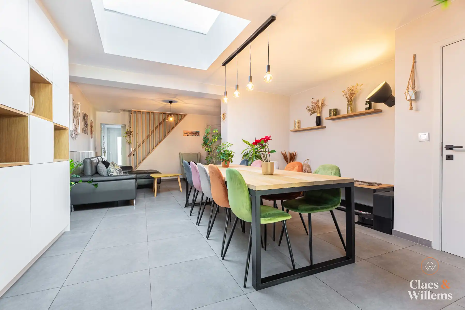 Instapklare, gerenoveerde woning met 4 kamers te Buizingen. foto 2