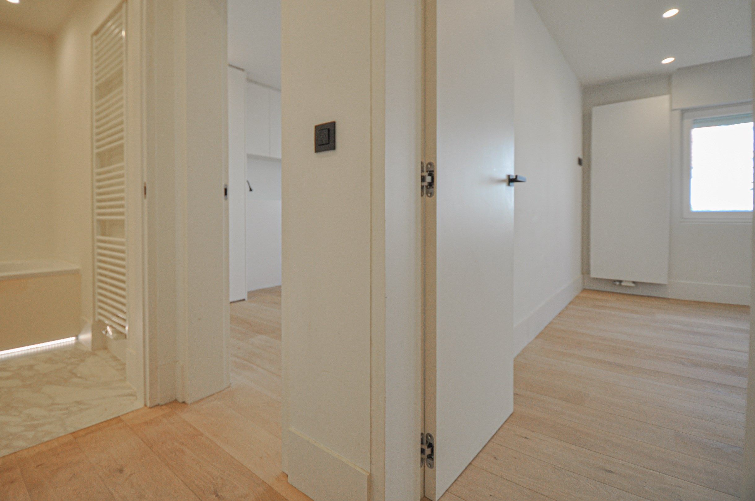 Hoekappartement met een open zicht op de Kustlaan gelegen in een standingvolle villaresidentie . foto 10