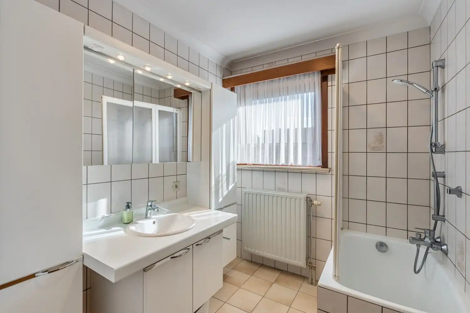 Instapklaar 2slpk-appartement centrum Herent (111m²) - grote garage en grote kelder foto 14