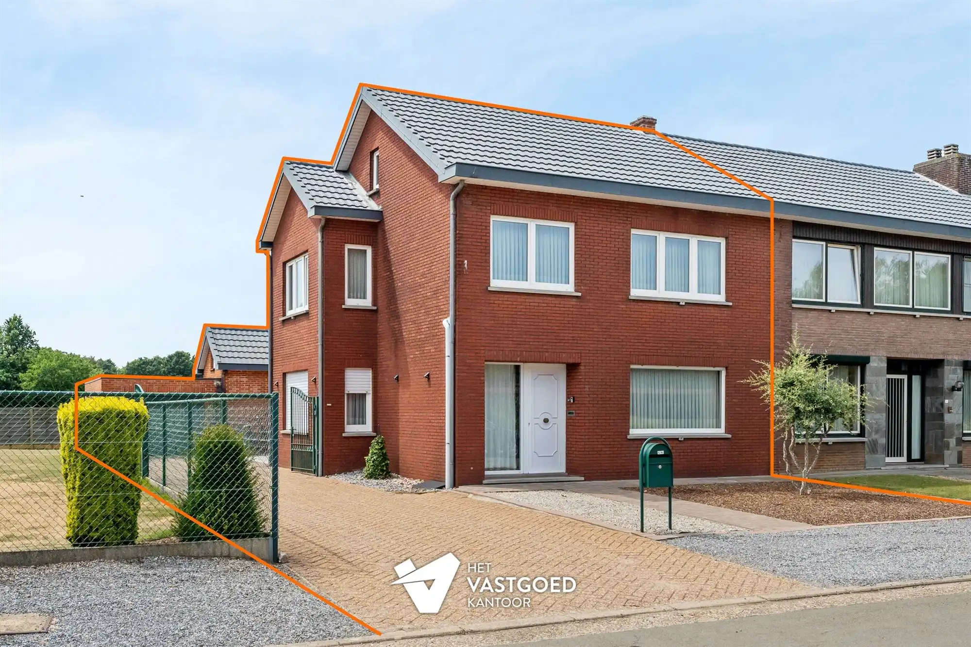 VERRASSEND RUIME OP TE FRISSEN WONING RUSTIG GELEGEN OP EEN PERCEEL VAN 5A32CA TE BEVERLO foto 2