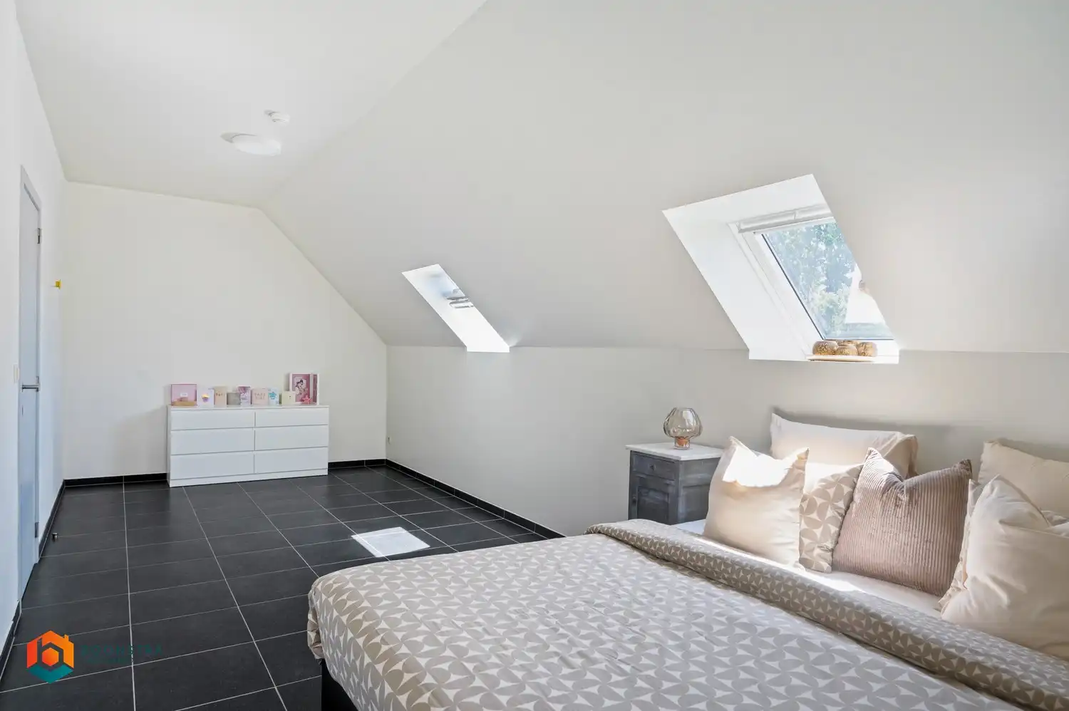 Energiezuinige woning op perceel van 527 m² met 4 slpks en bureau foto 13
