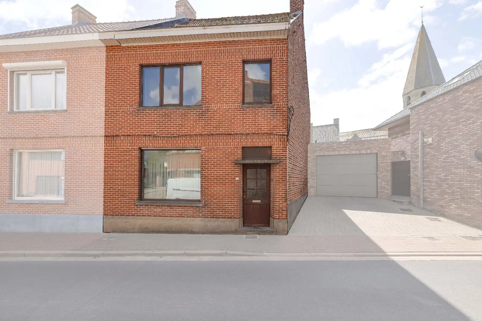 Te renoveren woning met tal van potentieel in centrum Aarsele foto 2