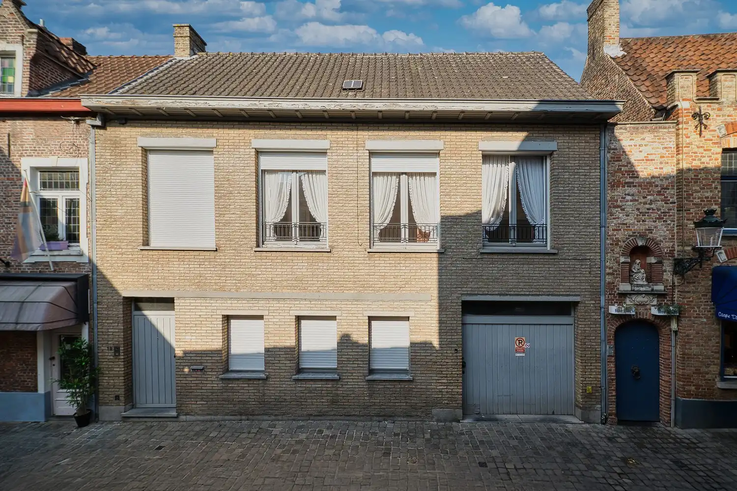 Hartje Brugge &nbsp;TOP &nbsp;TOERISTISCHE LIGGING , in de GOUDEN DRIEHOEK, Uitzonderlijk HANDELSPAND ( gevelbreedte 11 meter) &nbsp; &nbsp; &nbsp; &nbsp; &nbsp; &nbsp; &nbsp; &nbsp; &nbsp; &nbsp; &nbsp; &nbsp;&nbsp; LICHTRIJKE WINKELRUIMTE ,uitgevend op &nbsp;Exclusieve STADSPATIO met overdekte rondgang van 105m²+ GARAGE van 30 m² UNIEK&nbsp; IN BRUGGE op dergelijke ligging ! ERBOVEN lichtrijk ruim APPARTEMENT met zonneterras, foto 18