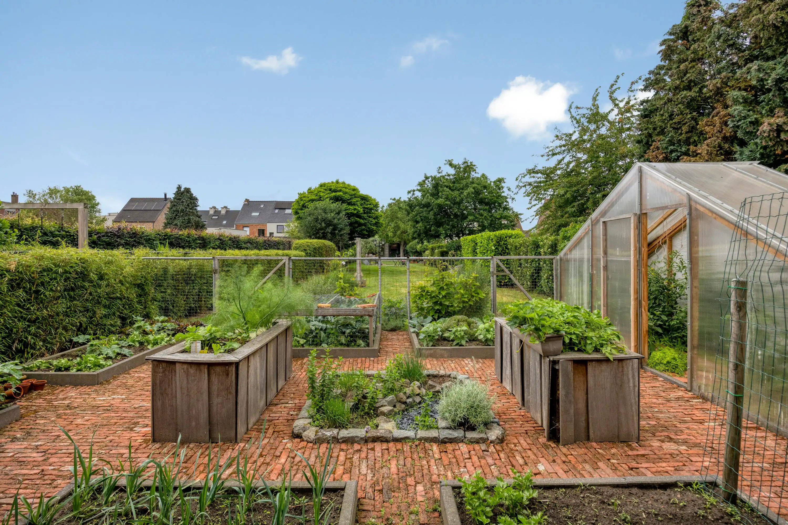 Huis (2010°) EPC A met 5 slaapkamers, garage en tuin te Wommelgem! foto 43