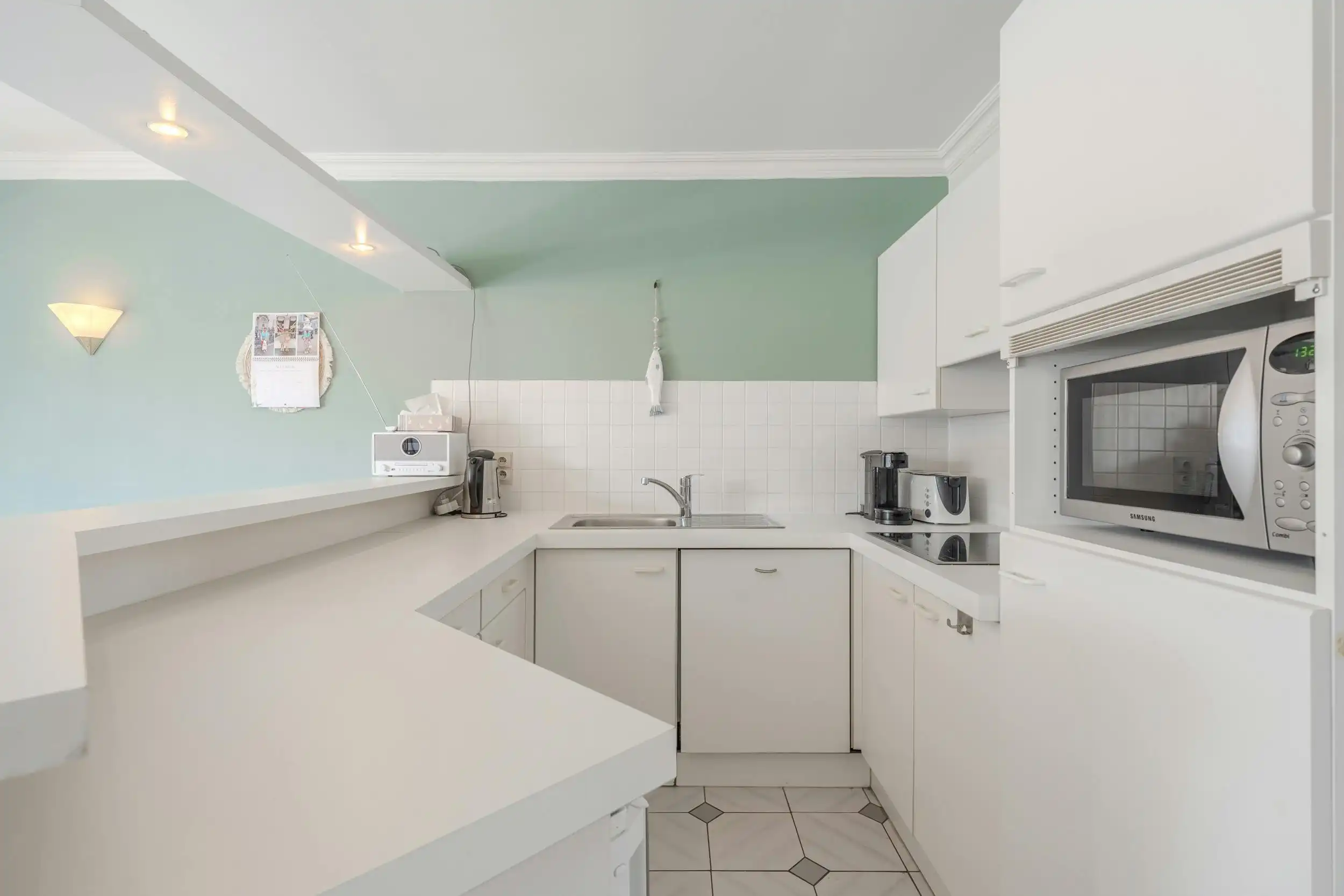 Ruim 2 slaapkamer appartement met zonneterras en zeezicht! foto 8