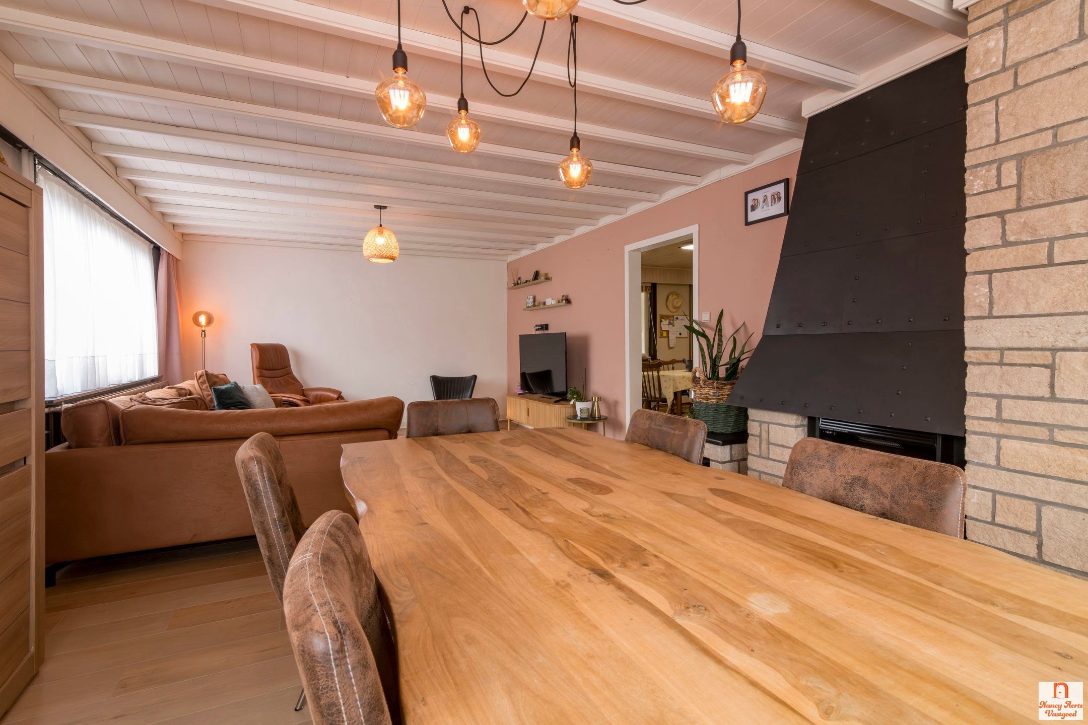 Sfeervolle jaren ’60-woning met grote tuin in rustige straat foto 55