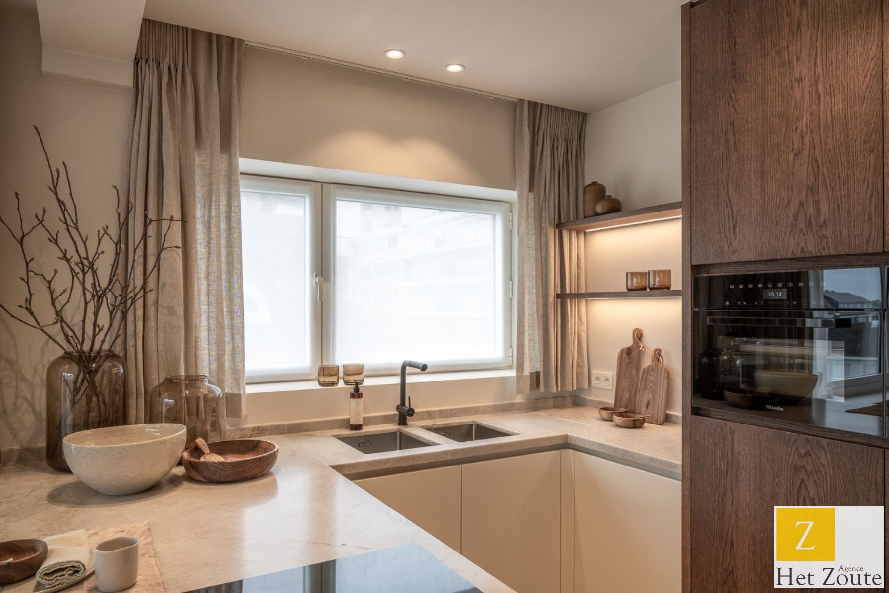 Instapklaar hoekappartement inclusief meubels op toplocatie foto 8