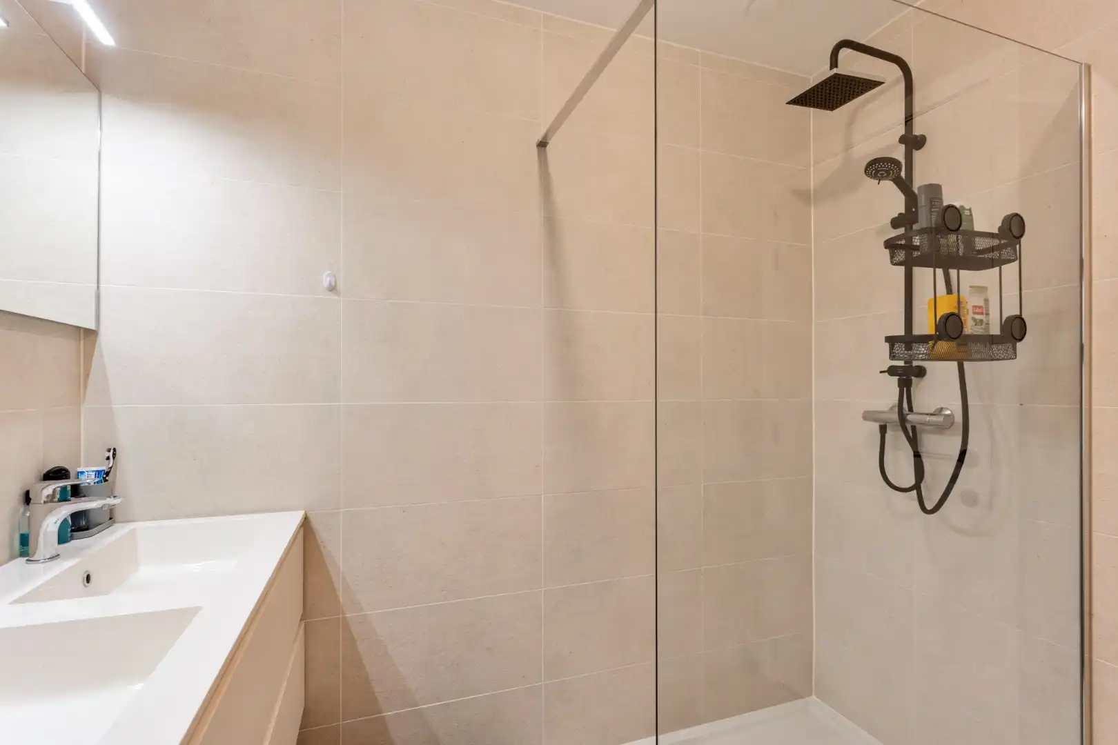 Recent, gelijkvloers appartement in een stijlvolle residentie mét ondergrondse parkeerplaats en kelderberging!  foto 20