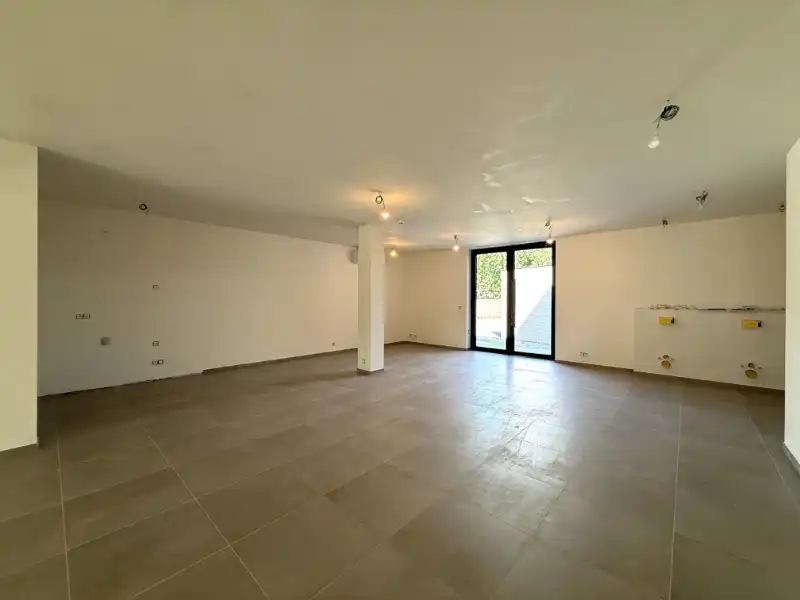 Commerciële handelsruimte van 115 m² op toplocatie (Dorpsplein) foto 9