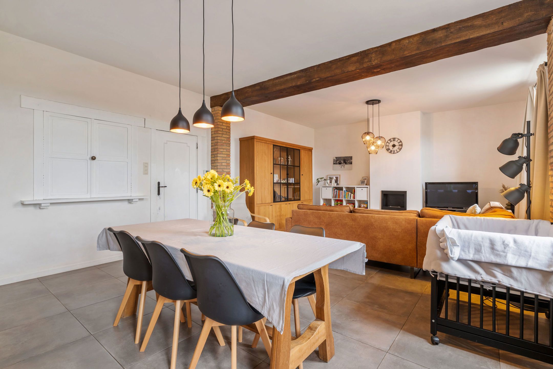 Gezellige woning met garage en tuin foto 8