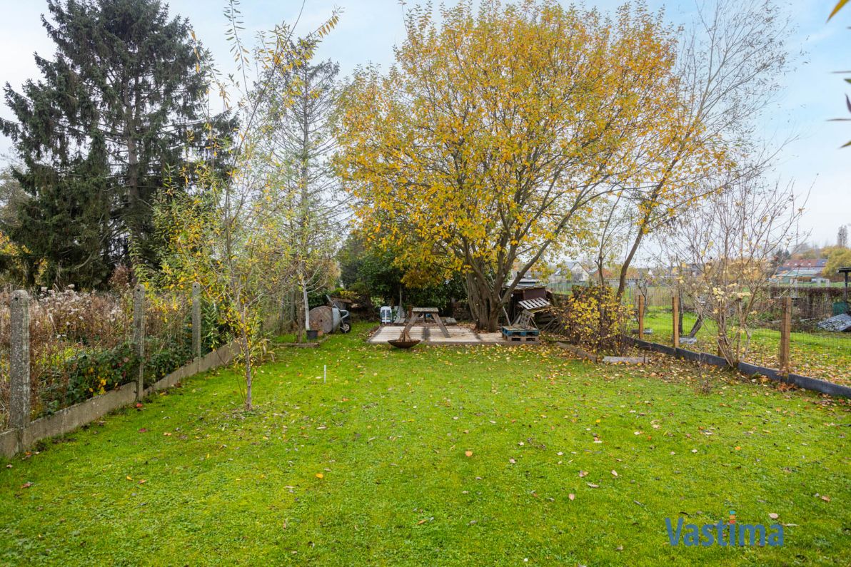 Instapklare woning met 3 slaapkamers, dubbele garage en grote tuin foto 26