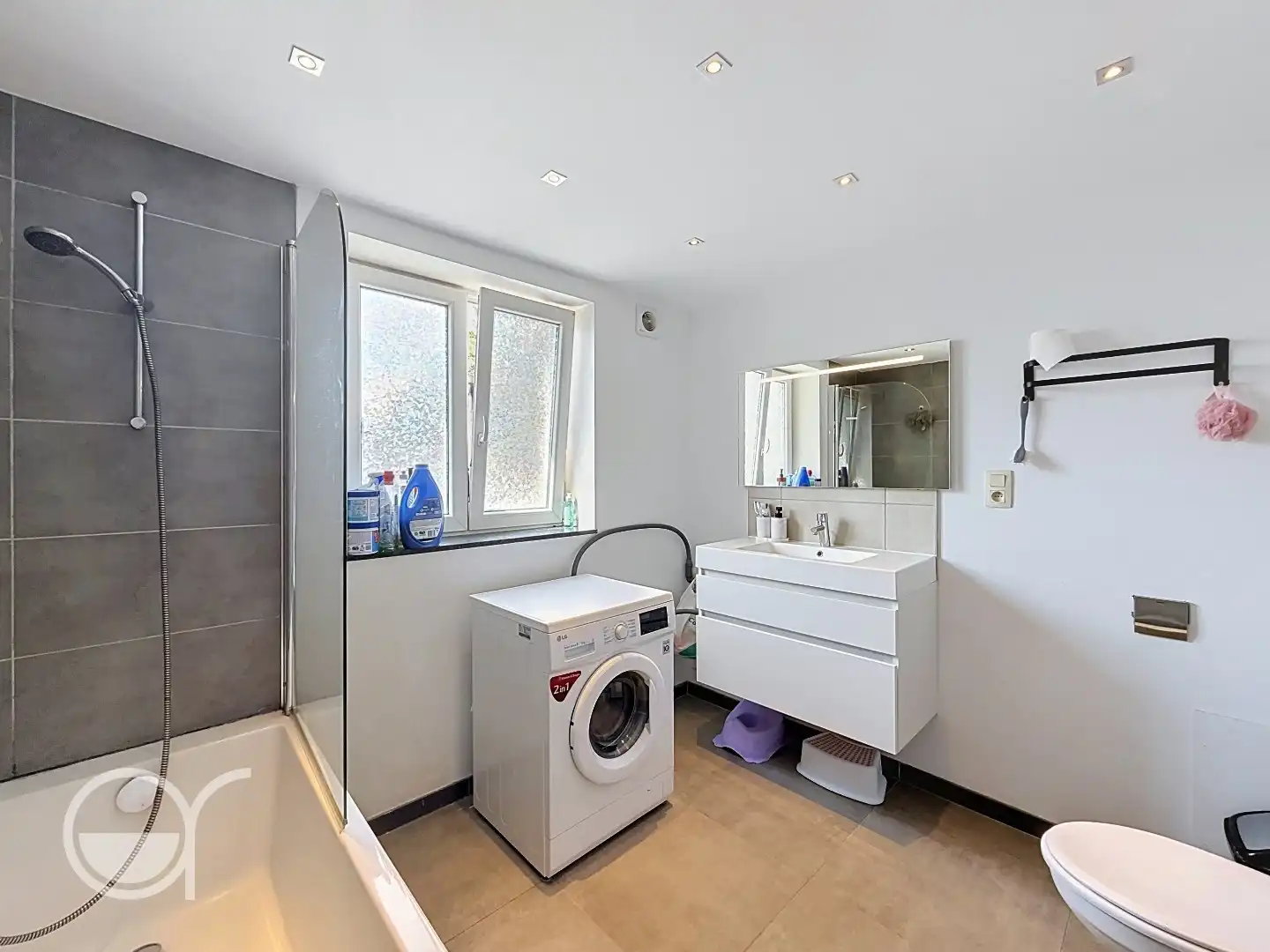 Ruim duplex-appartement op goede locatie foto 6