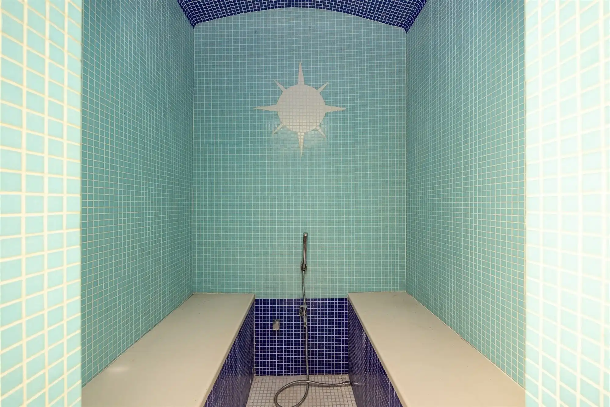 Ruime moderne woning met royale tuin  foto 26