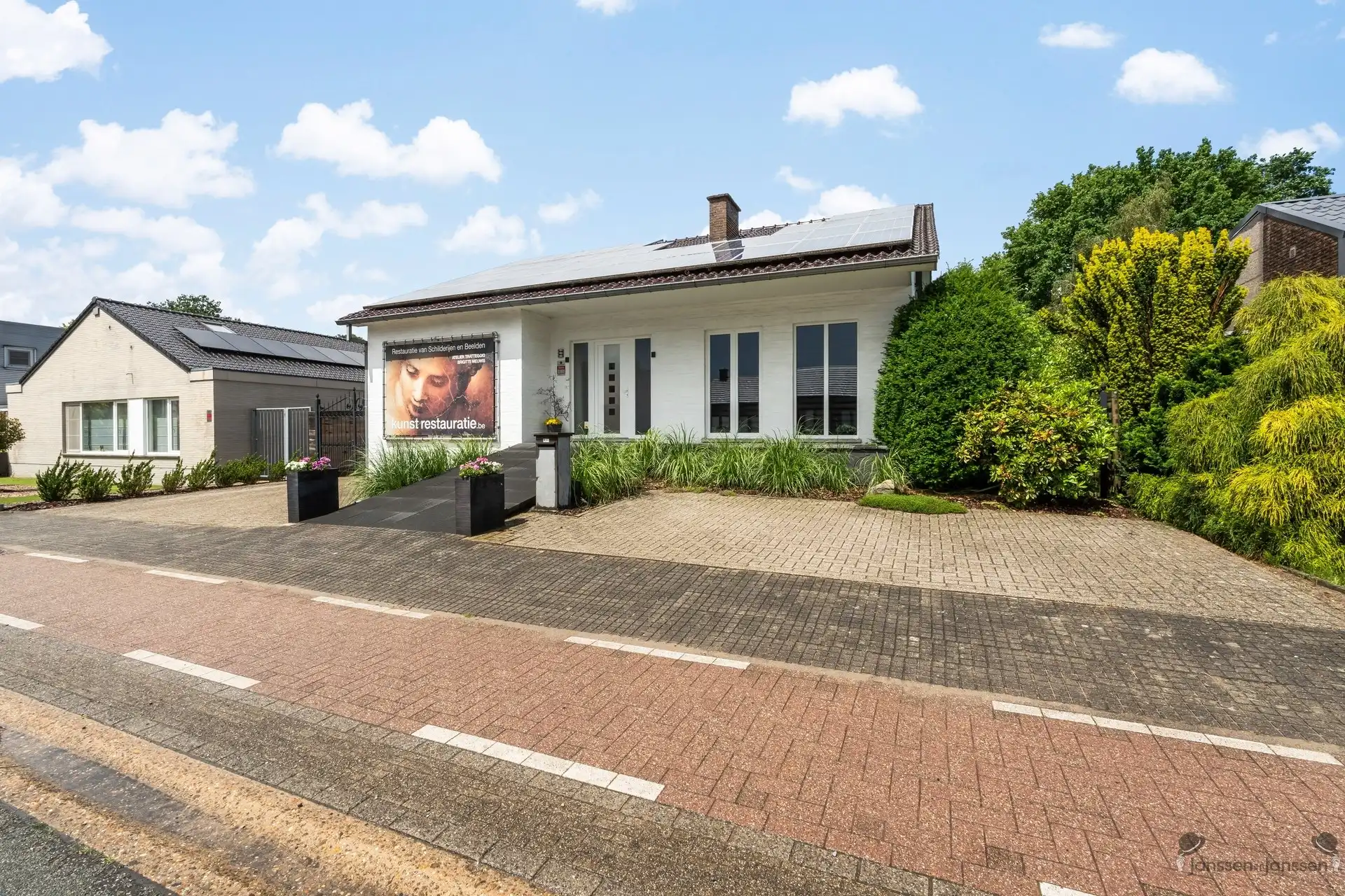 RUIME EN ENERGIEZUINIGE WONING MET 6 SLAAPKAMERS, KANGOEROE WONEN OF VRIJ BEROEP MOGELIJKHEDEN OP TOPLOCATIE TE ZONHOVEN foto {{pictureIndex}}