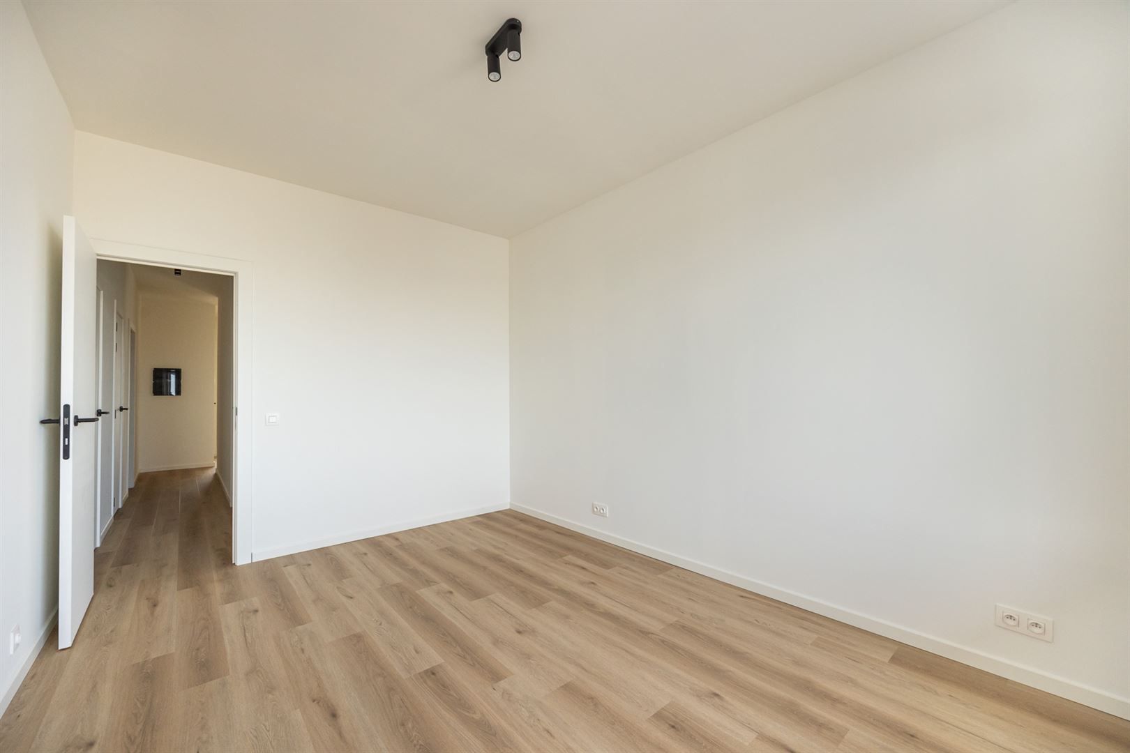 Gerenoveerd appartement met verzichten foto 15