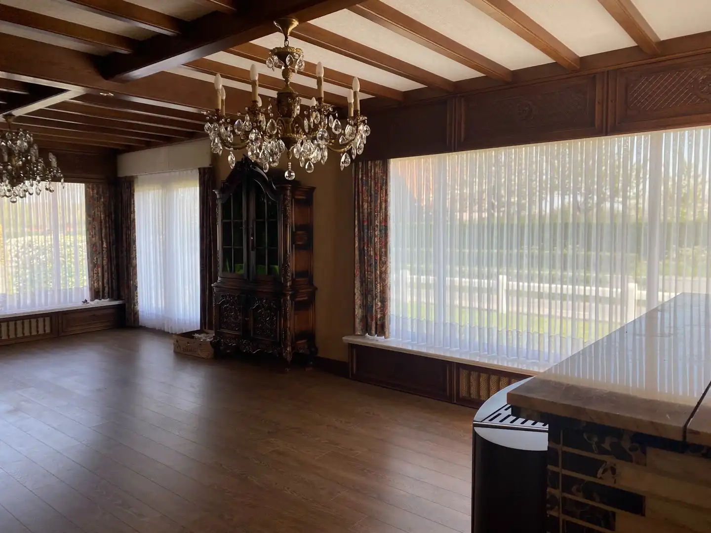 Authentieke bungalow met inpandige garage en grote tuin foto 5